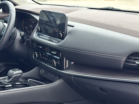 Used 2022 Nissan Rogue Platinum w/ Head-Up Display Package image 29