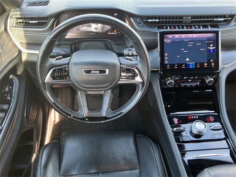 Used 2022 Jeep Grand Cherokee Overland w/ Adv Protech Group III image 14