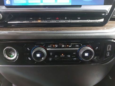 Used 2023 Chevrolet Silverado 1500 LT image 20