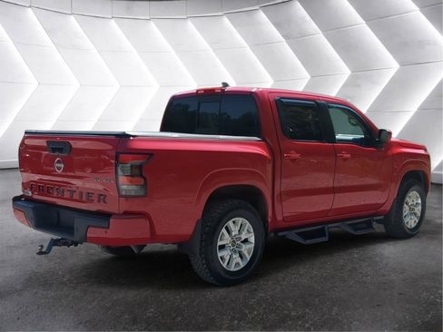 Used 2022 Nissan Frontier SV AWD/4WD image 3