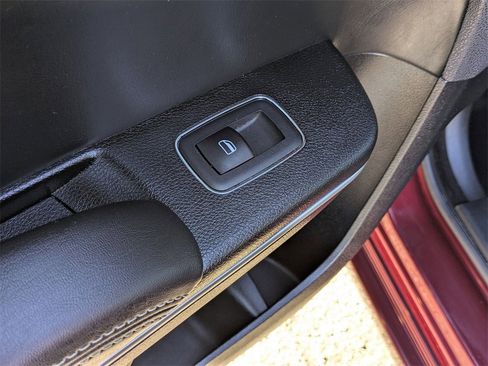 Used 2023 Chrysler 300 S image 28