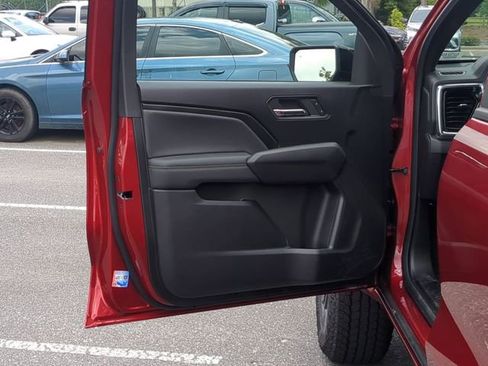 New 2025 GMC Canyon Elevation w/ Convenience Package image 19