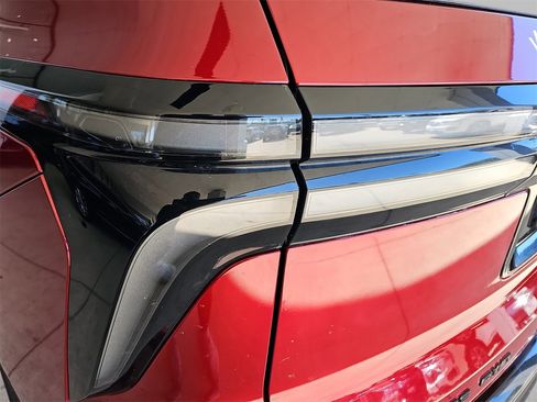 Certified 2024 Chevrolet Traverse RS w/ LPO, Floor Liner Package image 38