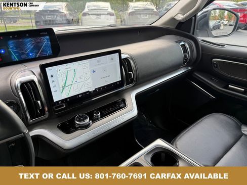 Used 2025 Ford Expedition Max Platinum AWD/4WD image 16