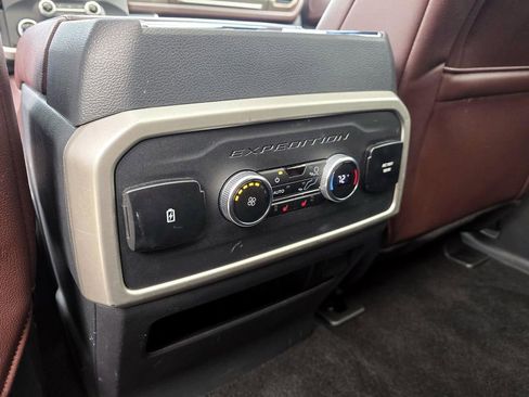 Used 2023 Ford Expedition Limited image 36