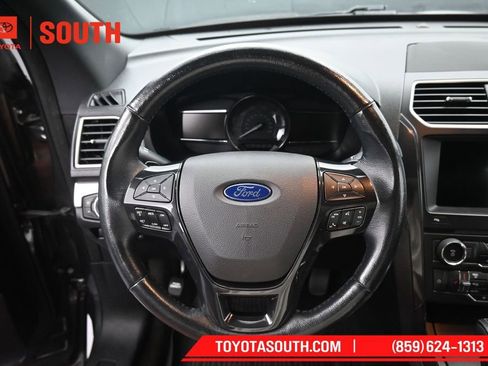 Used 2017 Ford Explorer XLT w/ Equipment Group 202A FWD image 22
