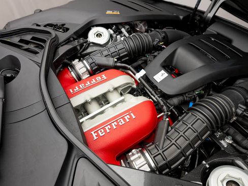 Used 2026 Ferrari Purosangue AWD/4WD image 31