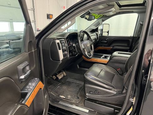 Used 2019 Chevrolet Silverado 3500 High Country w/ Duramax Plus Package AWD/4WD image 7