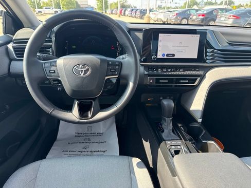 Used 2025 Toyota Camry LE w/ Convenience Package AWD/4WD image 10
