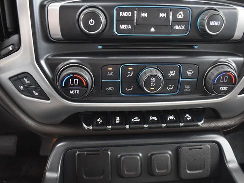 Used 2018 GMC Sierra 1500 SLT image 18