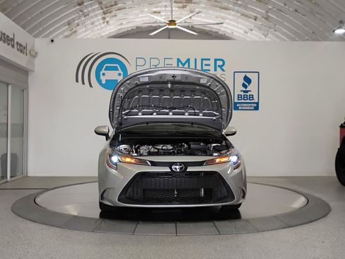 Used 2020 Toyota Corolla LE FWD image 26