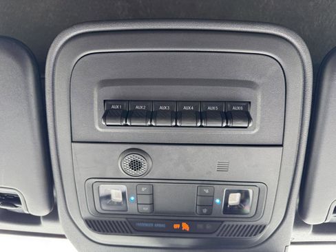 Used 2023 Ford Bronco Badlands image 13