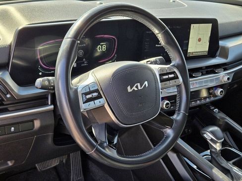 Certified 2023 Kia Telluride S w/ S Sunroof Package AWD/4WD image 20