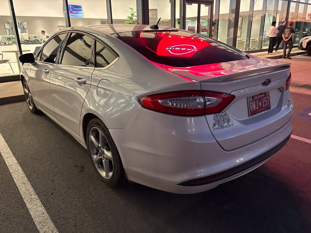 Used 2015 Ford Fusion SE w/ Equipment Group 201A FWD image 5