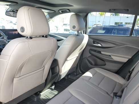 Used 2025 Buick Envista Avenir image 16