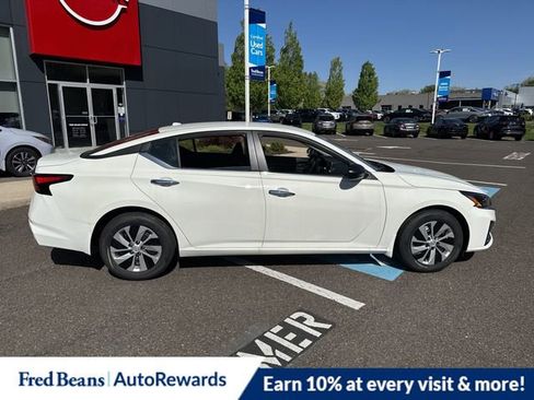 New 2025 Nissan Altima 2.5 S image 8