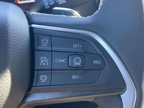 New 2026 Jeep Grand Cherokee Limited w/ Luxury Tech Group II image 24