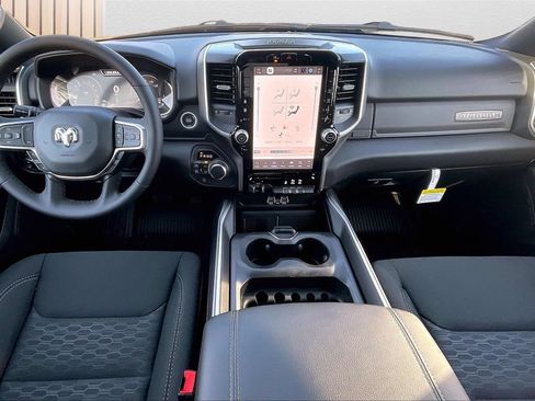 New 2026 RAM 1500 Big Horn AWD/4WD image 9