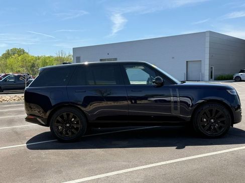 Used 2023 Land Rover Range Rover Long Wheelbase SE image 5