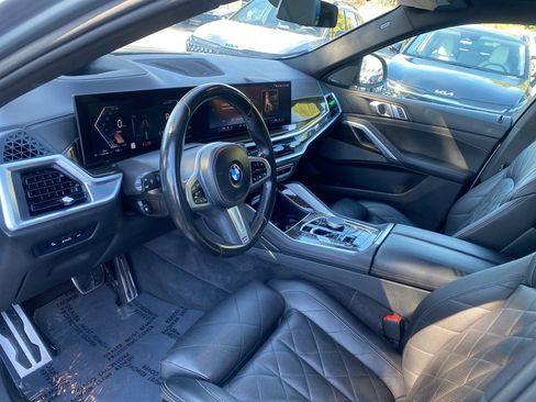 Used 2024 BMW X6 xDrive40i image 10