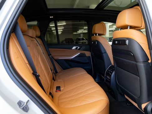 Used 2024 BMW X5 M60i image 29