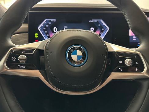 Certified 2023 BMW i7 xDrive60 AWD/4WD image 18