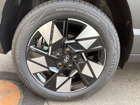 New 2025 Hyundai Kona SEL image 9