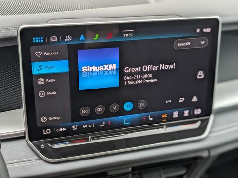 Used 2025 Volkswagen Tiguan SE w/ Panoramic Sunroof Package AWD/4WD image 28