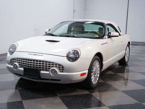 Used 2005 Ford Thunderbird 50th Anniversary RWD image 17