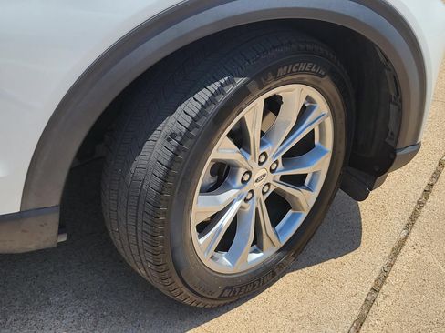 Used 2022 Ford Explorer Limited w/ Equipment Group 301A AWD/4WD image 6