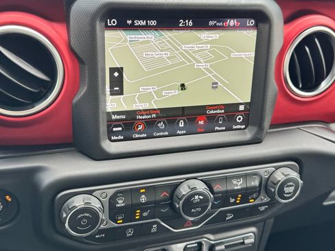 Used 2020 Jeep Wrangler Unlimited Rubicon w/ Dual Top Group AWD/4WD image 23