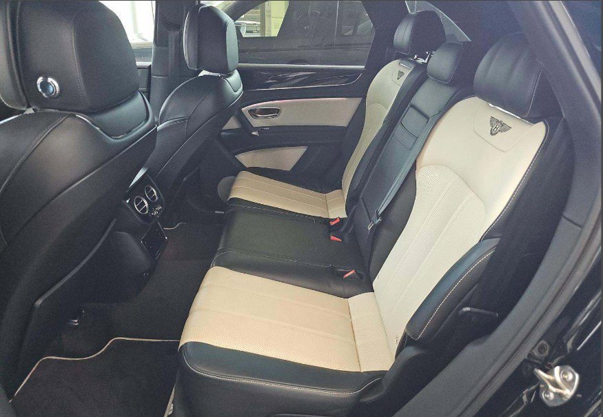 Used 2019 Bentley Bentayga AWD/4WD image 6