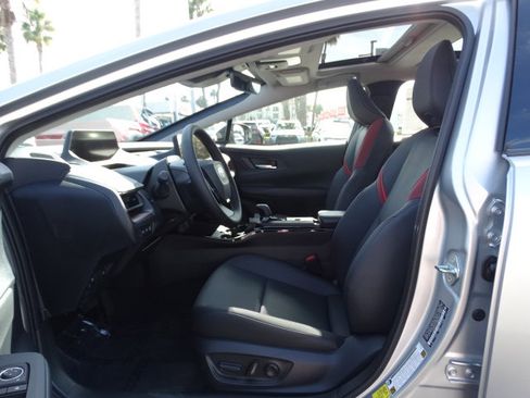 New 2026 Toyota Prius Plug-In Hybrid FWD image 10