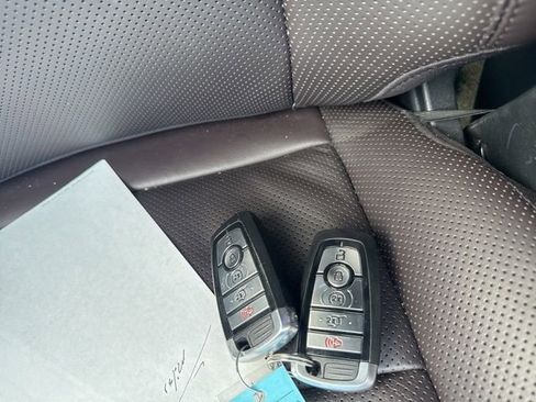 Used 2025 Ford Explorer Platinum w/ LUX Leather Package image 8