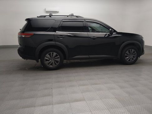 Used 2022 Nissan Pathfinder SV image 10