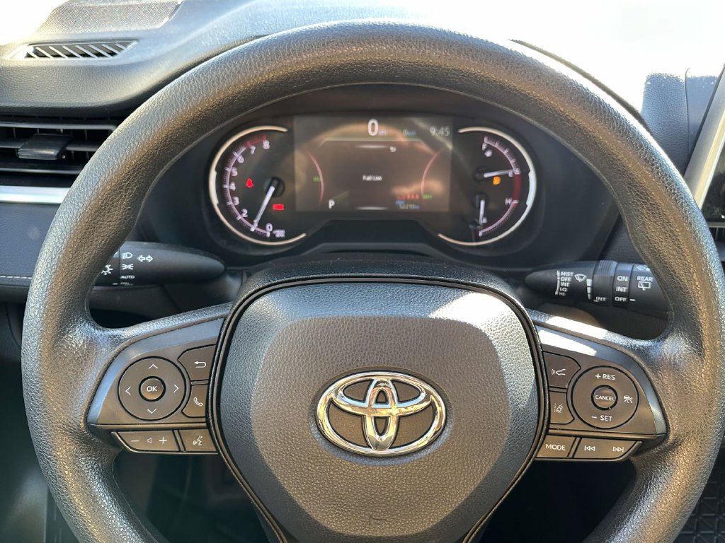 Used 2024 Toyota RAV4 XLE FWD image 22