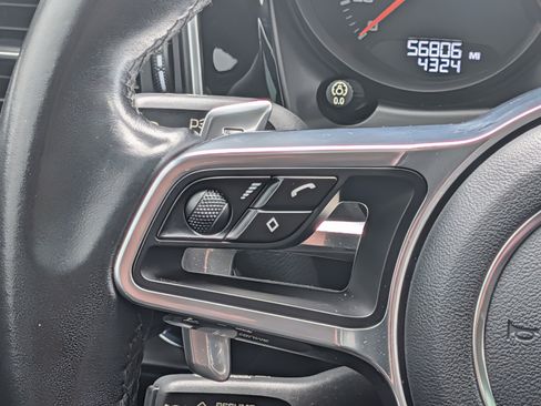 Used 2018 Porsche Macan Turbo w/ Premium Package Plus image 20