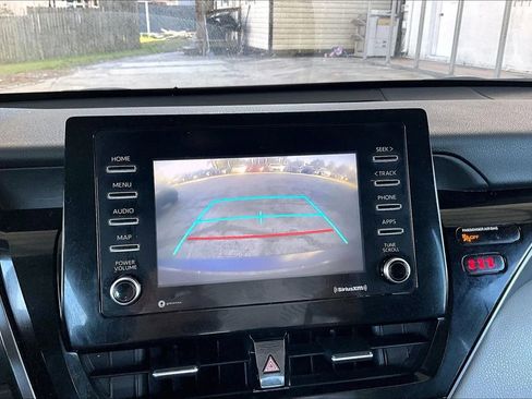 Used 2022 Toyota Camry LE FWD image 13