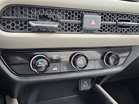 Used 2023 Honda HR-V LX image 15