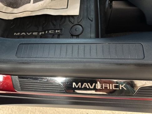 Used 2025 Ford Maverick XLT w/ XLT Luxury Package image 16