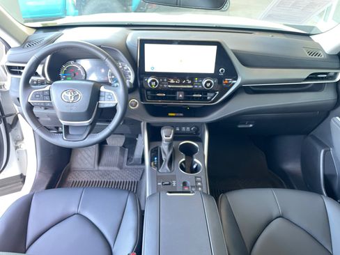 Certified 2026 Toyota Highlander XLE AWD/4WD image 20