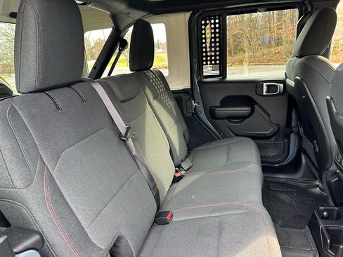 Used 2024 Jeep Wrangler Unlimited Rubicon w/ XTREMEE 35" Tire Package image 28