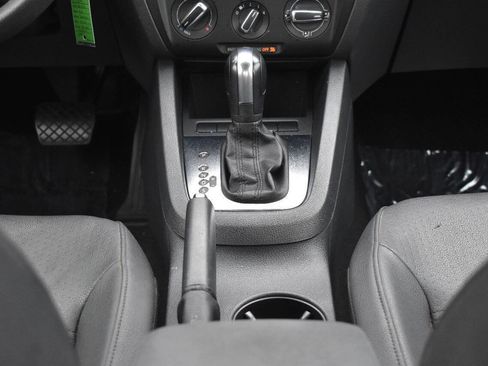 Used 2012 Volkswagen Jetta SE image 23