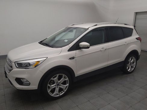 Used 2019 Ford Escape Titanium FWD image 2