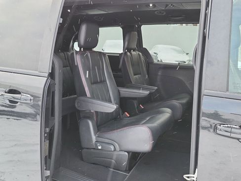Used 2019 Dodge Grand Caravan GT image 20