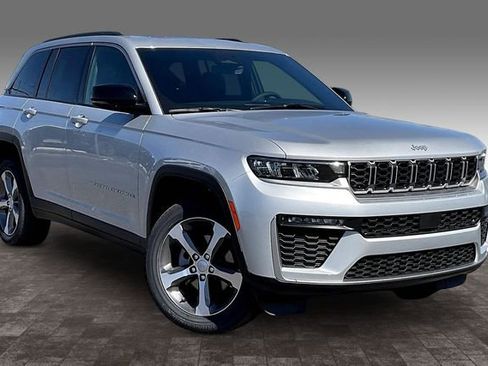 New 2026 Jeep Grand Cherokee Limited AWD/4WD image 2