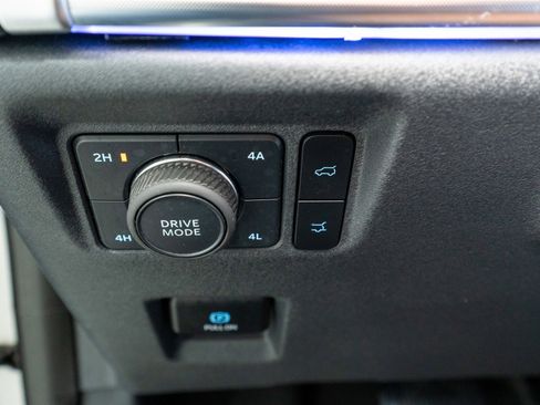 Used 2025 Ford Expedition Max King Ranch image 31