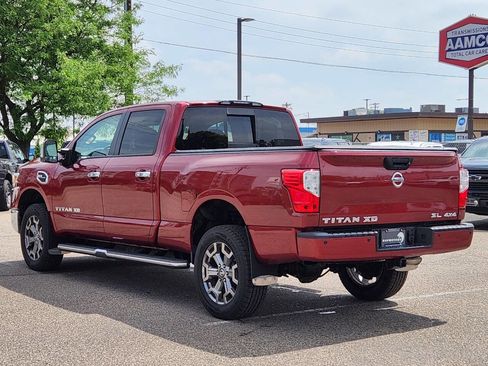 Used 2018 Nissan Titan SL w/ Chrome Package AWD/4WD image 8