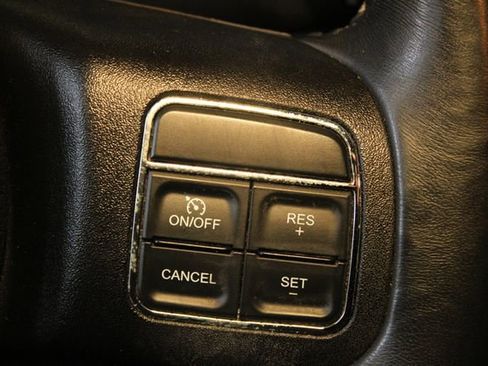 Used 2015 Jeep Wrangler Unlimited Sahara w/ Dual Top Group AWD/4WD image 18