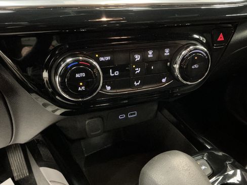 Certified 2024 Chevrolet Trax RS FWD image 16
